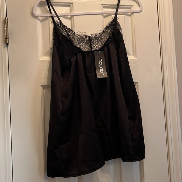 Black lace camisole - Picture 2 of 4